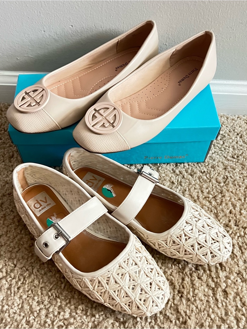 2 PAIRS FLATS SHOES LIKE NEW. CREAM BEIGE COLOR SIZE 8